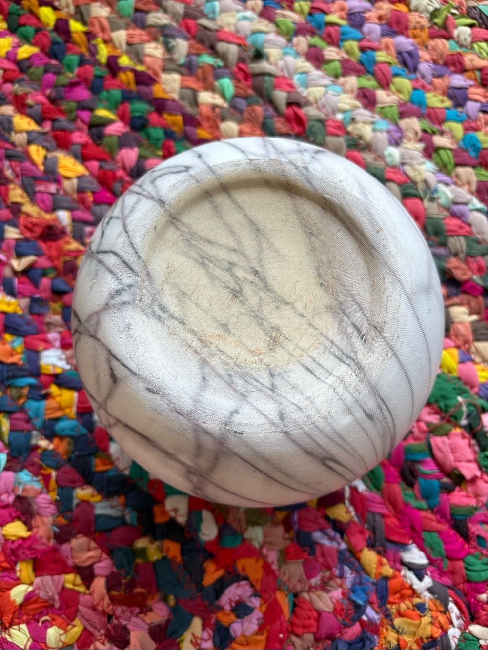 MARBLE-ESQUE CERAMIC PLANTER POT - Picture 3 of 4